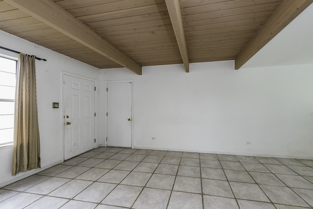 542 Normandie Lane, Round Lake Beach, IL 60073