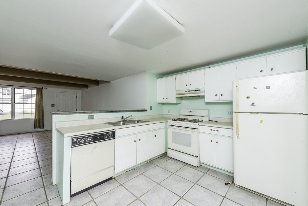 542 Normandie Lane, Round Lake Beach, IL 60073