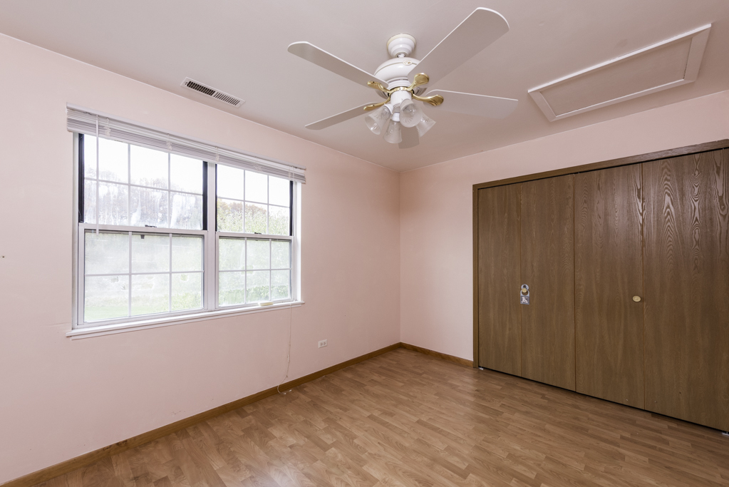 542 Normandie Lane, Round Lake Beach, IL 60073