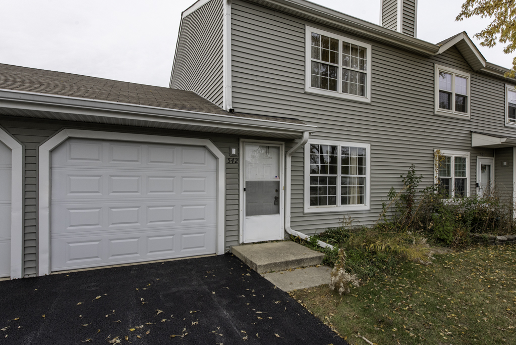542 Normandie Lane, Round Lake Beach, IL 60073