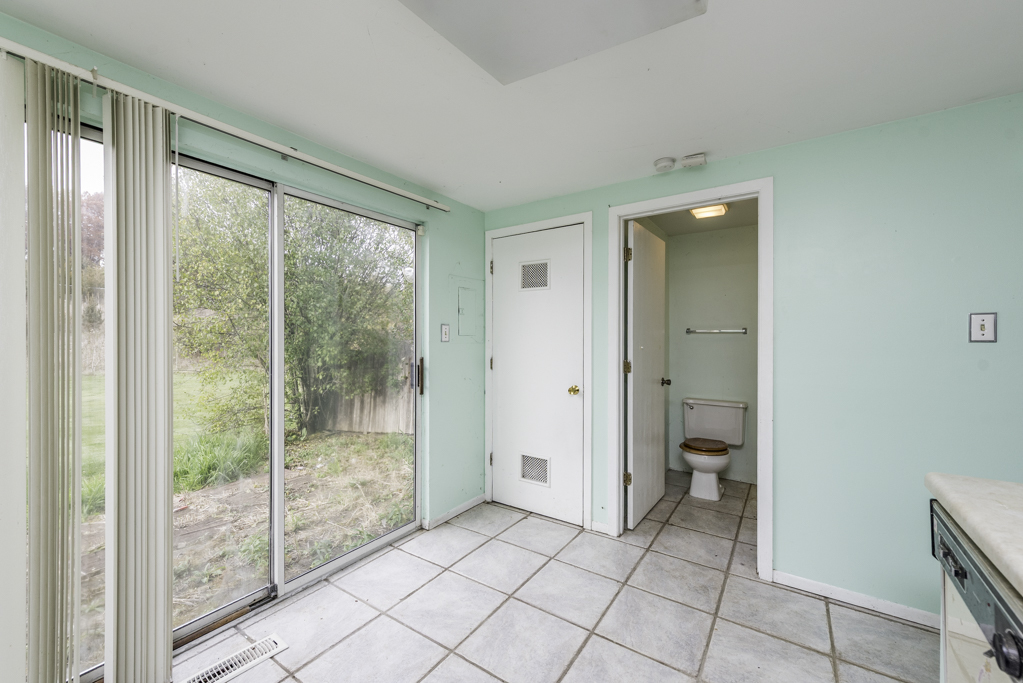 542 Normandie Lane, Round Lake Beach, IL 60073