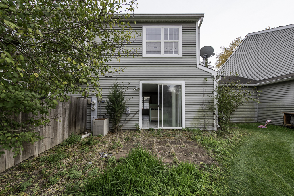 542 Normandie Lane, Round Lake Beach, IL 60073