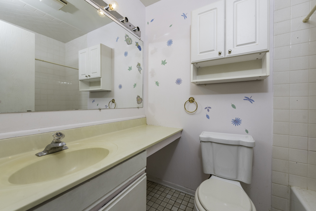 542 Normandie Lane, Round Lake Beach, IL 60073