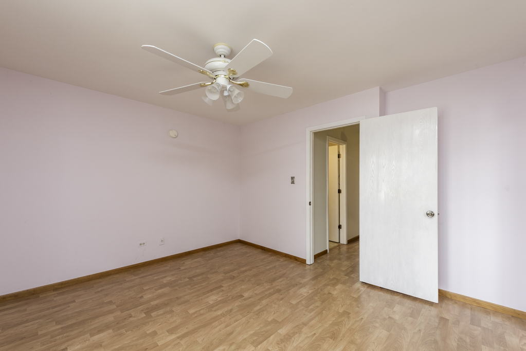 542 Normandie Lane, Round Lake Beach, IL 60073