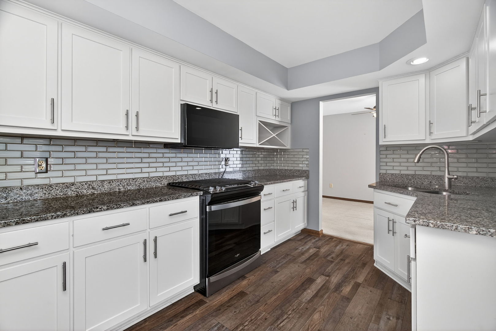 616 Ca Crest Drive, Shorewood, IL 60404