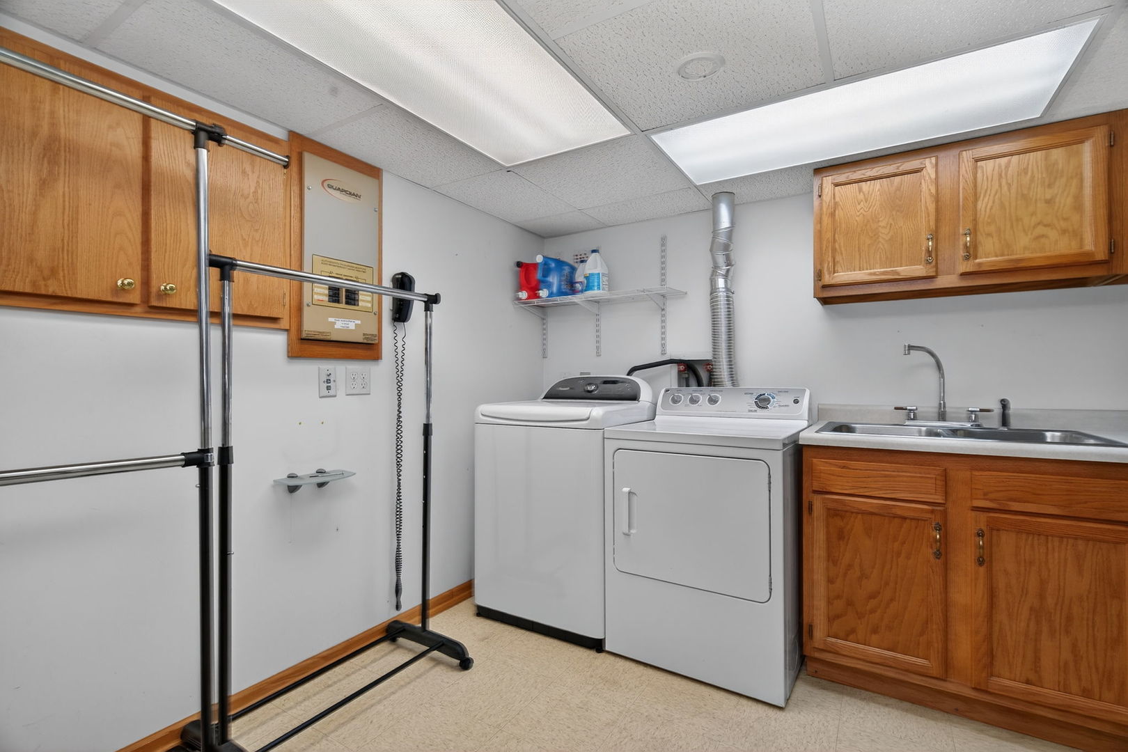 616 Ca Crest Drive, Shorewood, IL 60404