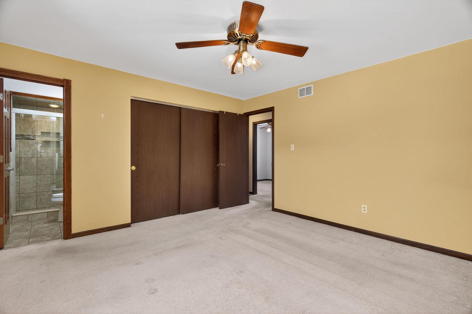 616 Ca Crest Drive, Shorewood, IL 60404