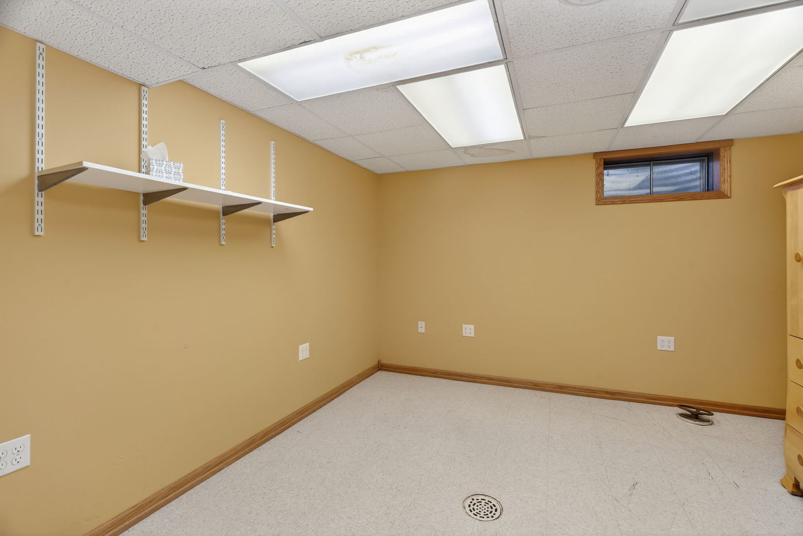 616 Ca Crest Drive, Shorewood, IL 60404