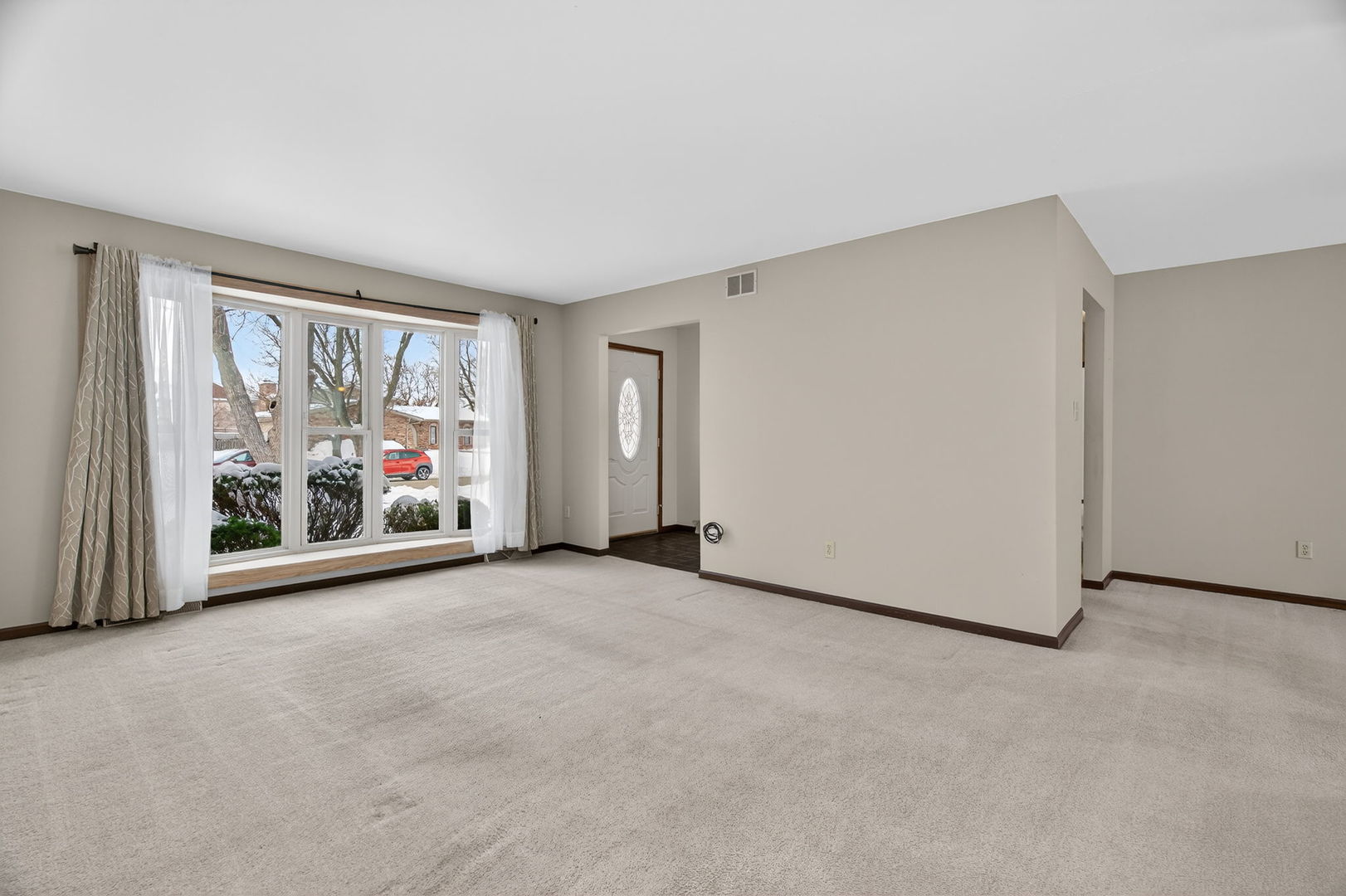 616 Ca Crest Drive, Shorewood, IL 60404