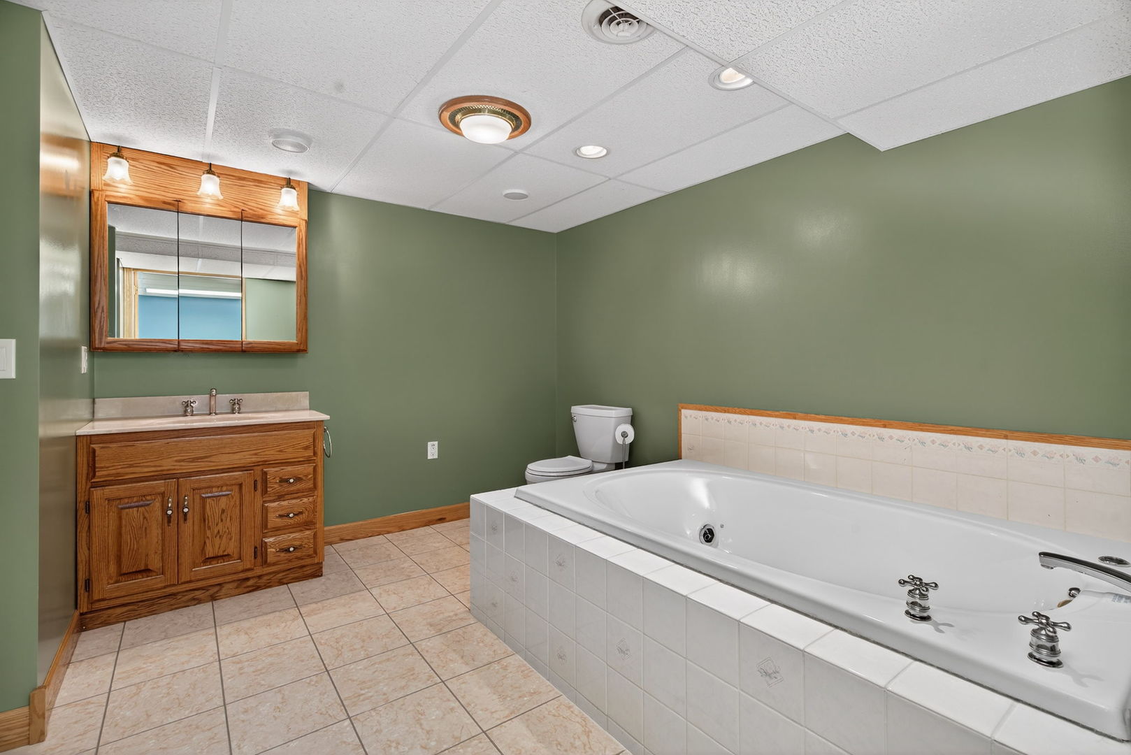 616 Ca Crest Drive, Shorewood, IL 60404