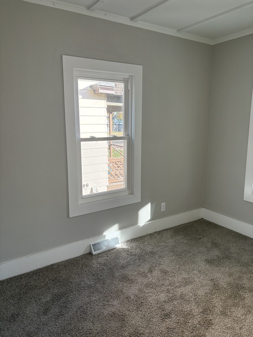 304 1/2 W 7th Street, Sterling, IL 61081