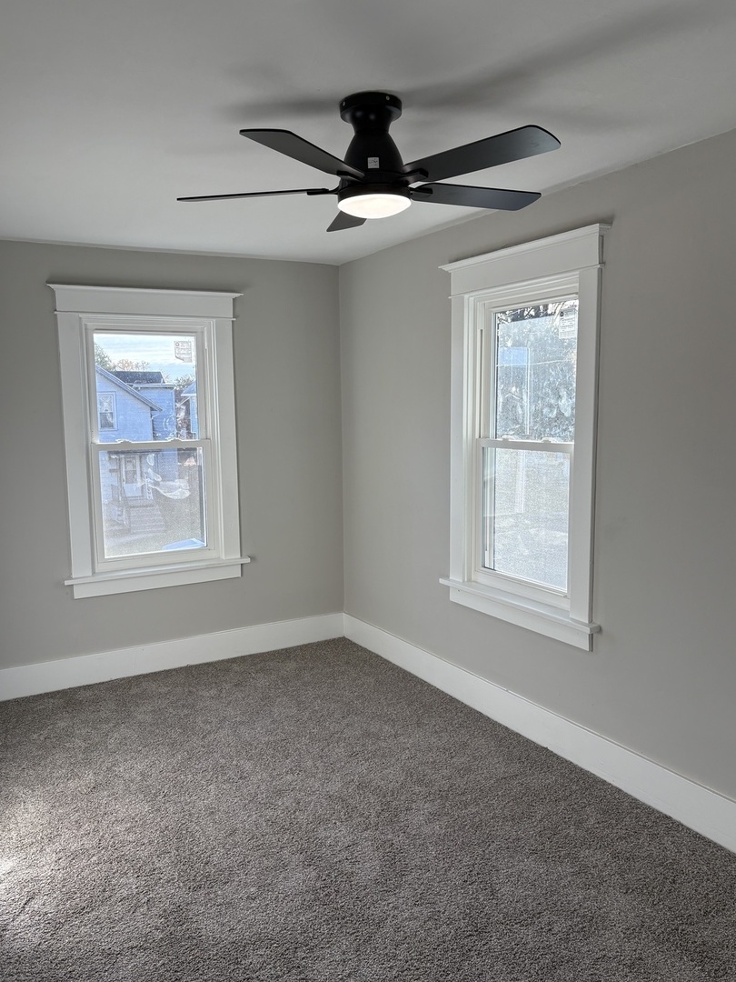 304 1/2 W 7th Street, Sterling, IL 61081