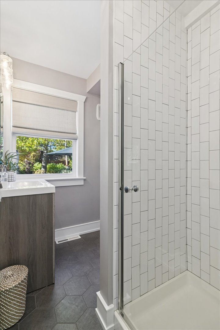 746 N Pine Avenue, Arlington Heights, IL 60004