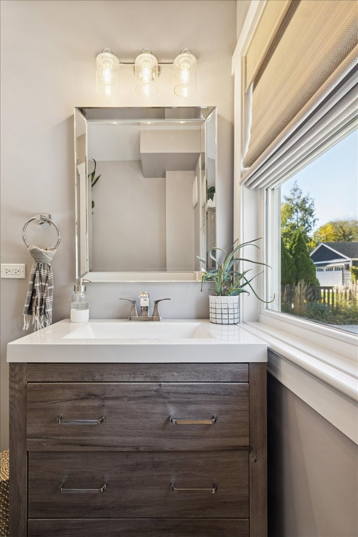 746 N Pine Avenue, Arlington Heights, IL 60004