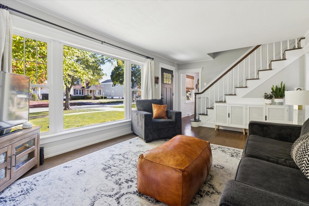 746 N Pine Avenue, Arlington Heights, IL 60004