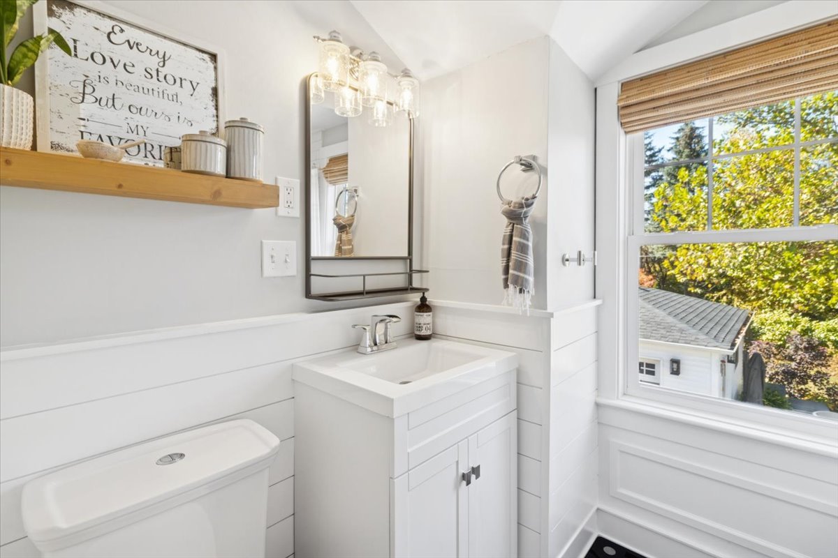 746 N Pine Avenue, Arlington Heights, IL 60004