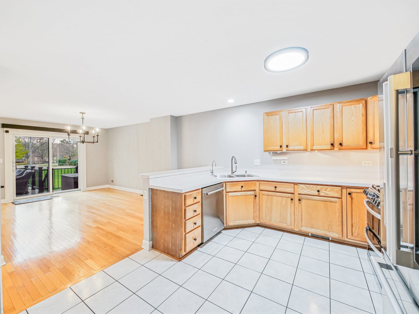 853 Rosebud Court, Roselle, IL 60172