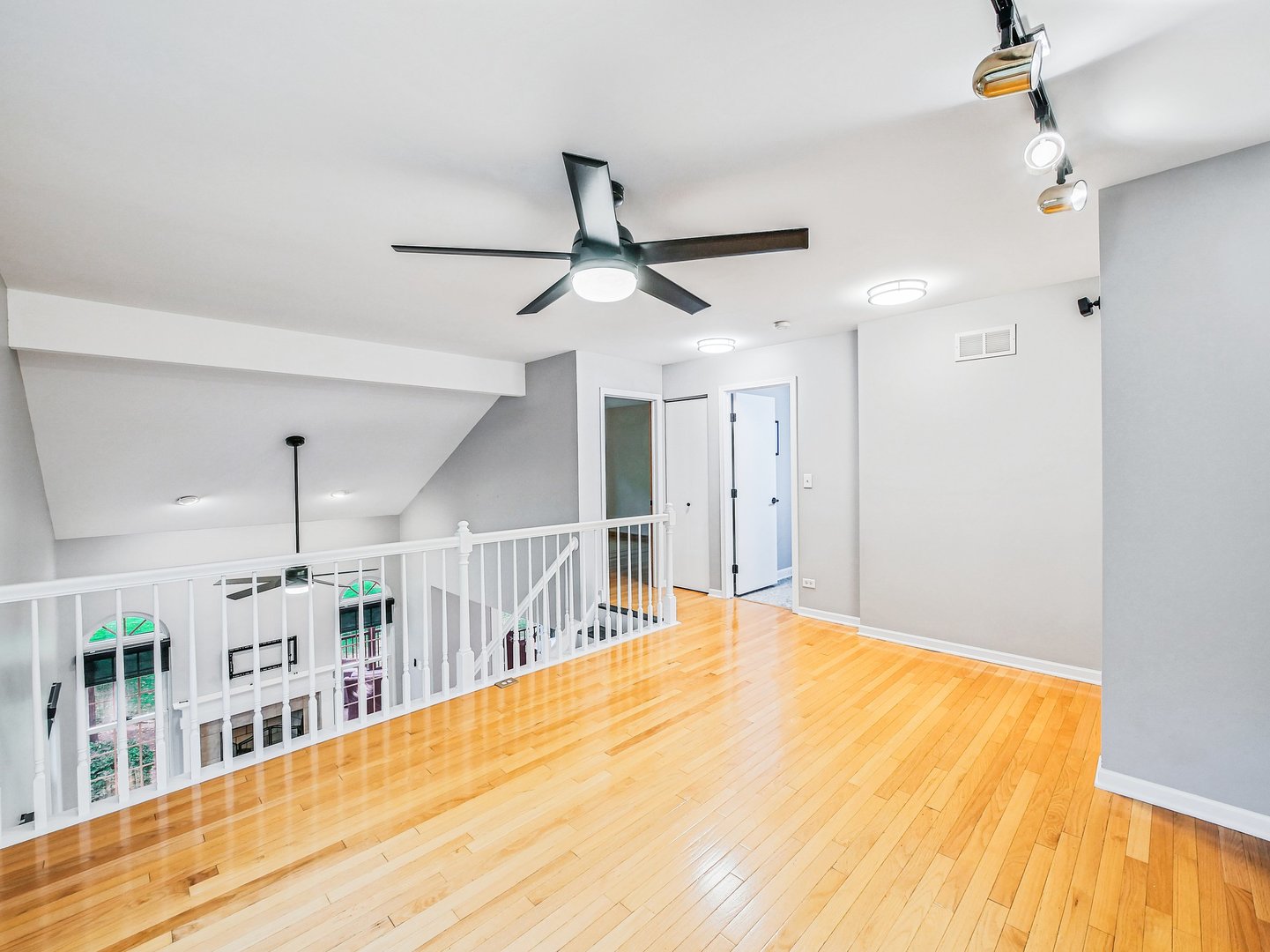 853 Rosebud Court, Roselle, IL 60172