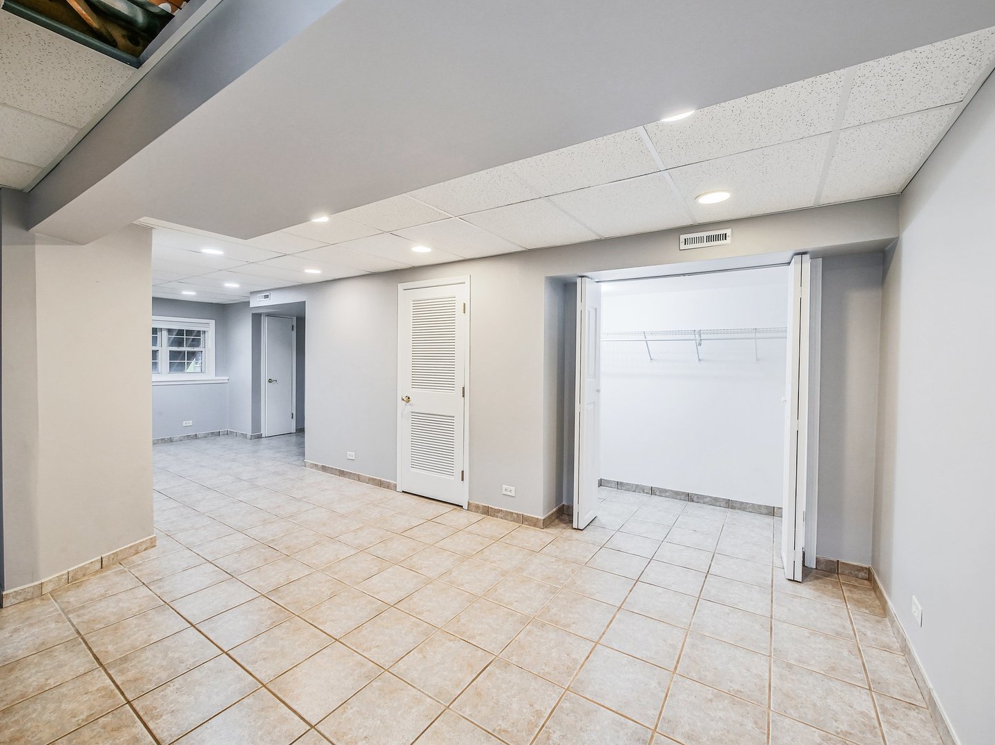 853 Rosebud Court, Roselle, IL 60172