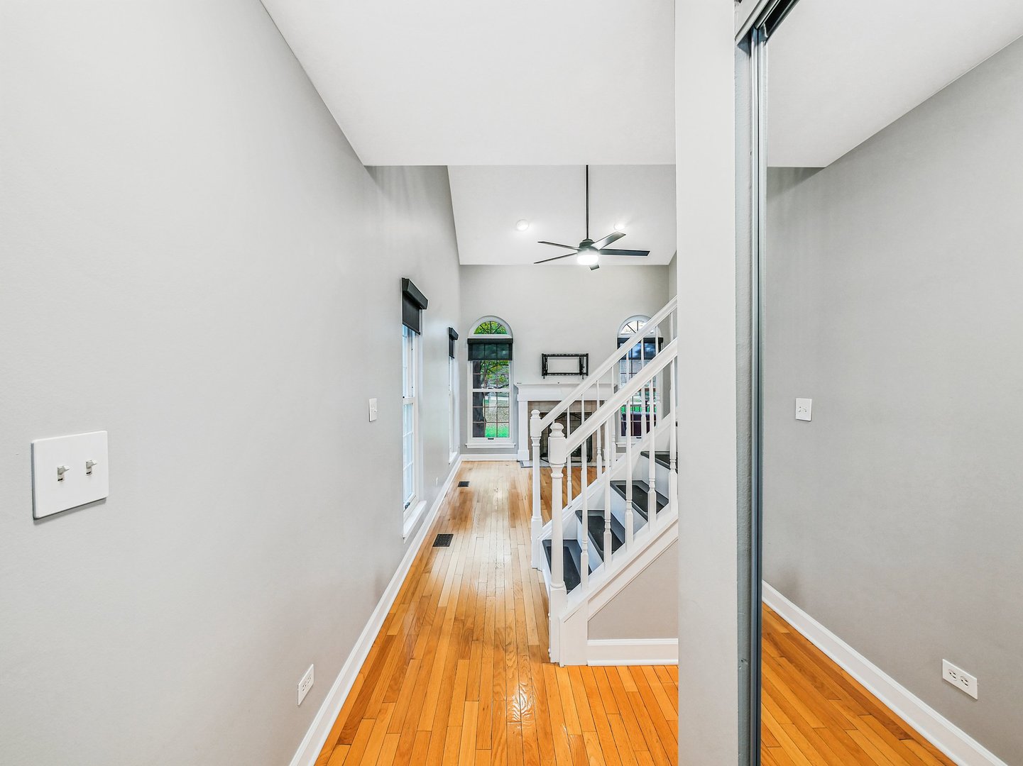 853 Rosebud Court, Roselle, IL 60172