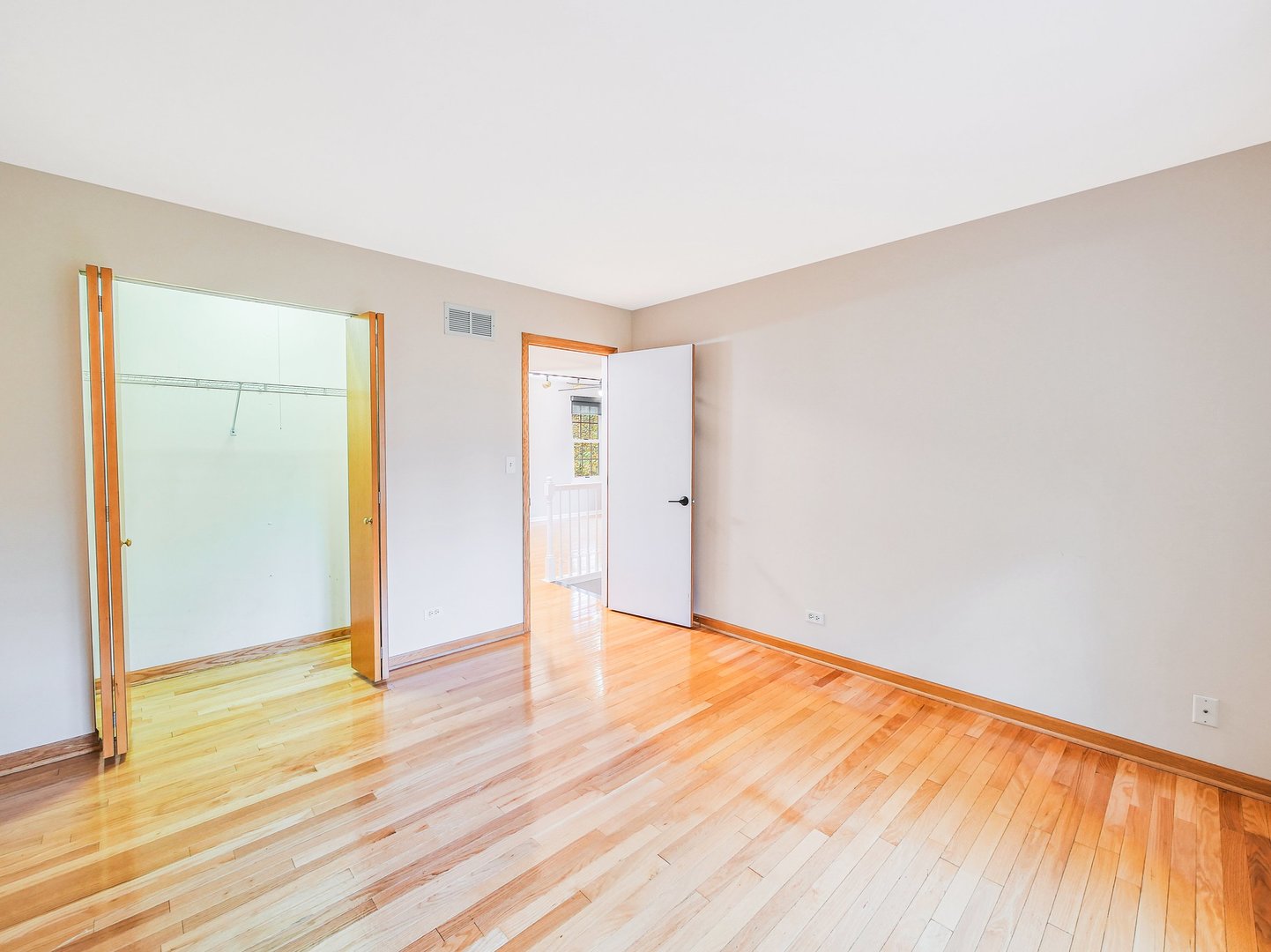 853 Rosebud Court, Roselle, IL 60172