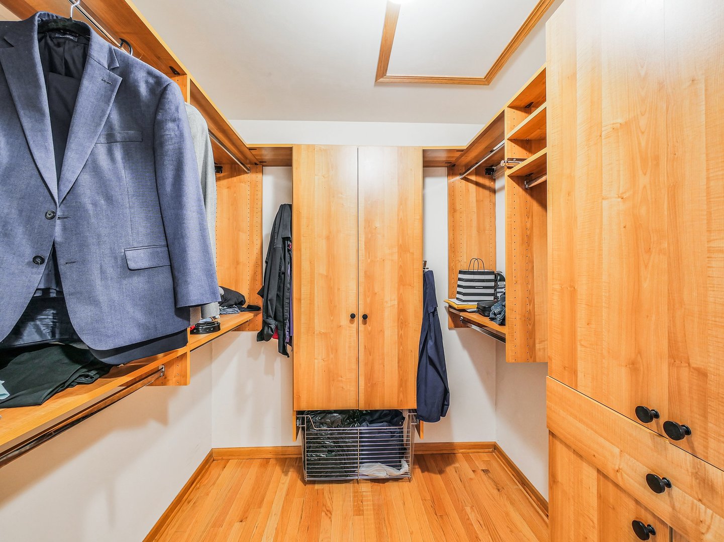 853 Rosebud Court, Roselle, IL 60172