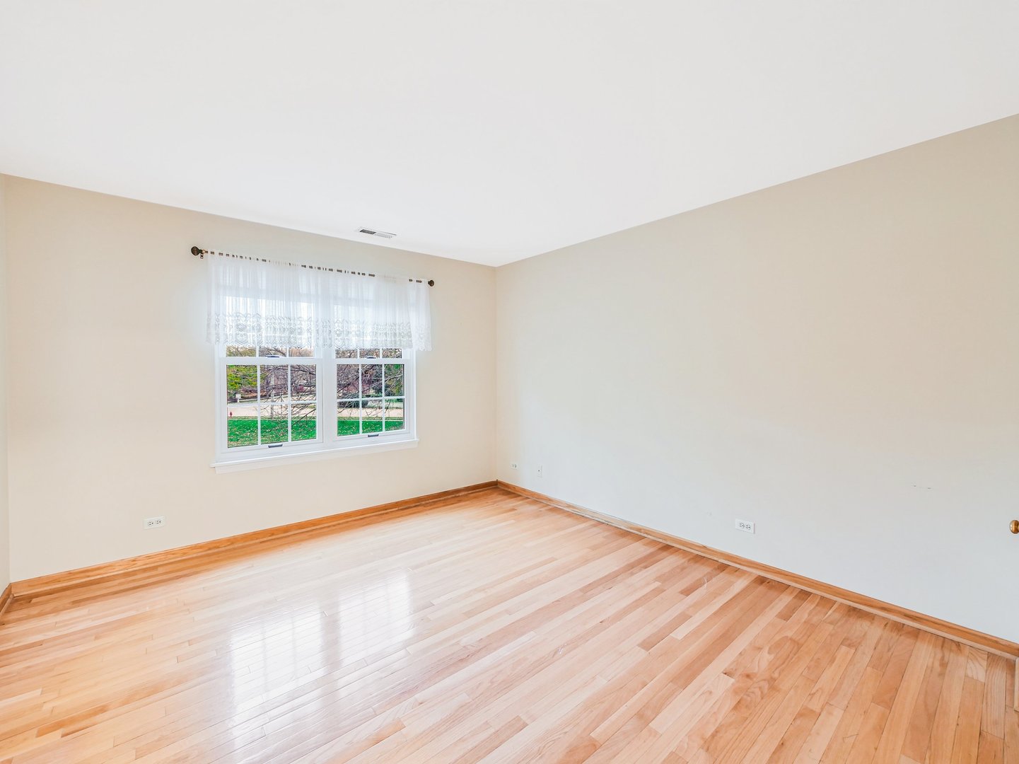 853 Rosebud Court, Roselle, IL 60172