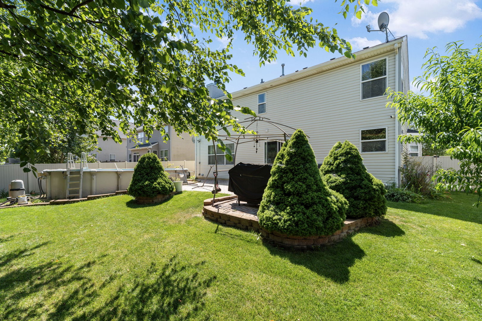 1300 Cambria Drive, Joliet, IL 60431