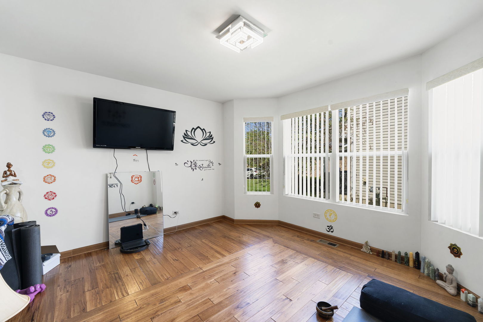 1300 Cambria Drive, Joliet, IL 60431