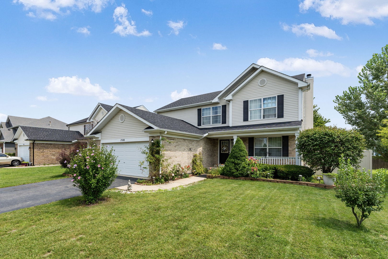 1300 Cambria Drive, Joliet, IL 60431