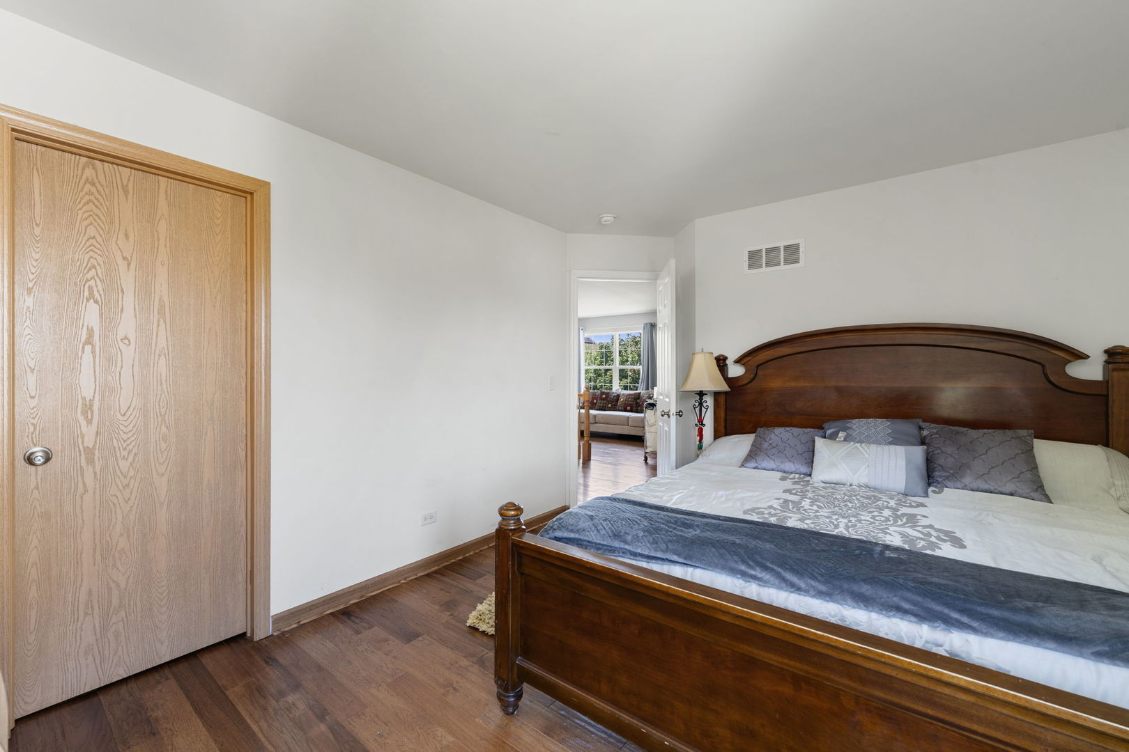 1300 Cambria Drive, Joliet, IL 60431