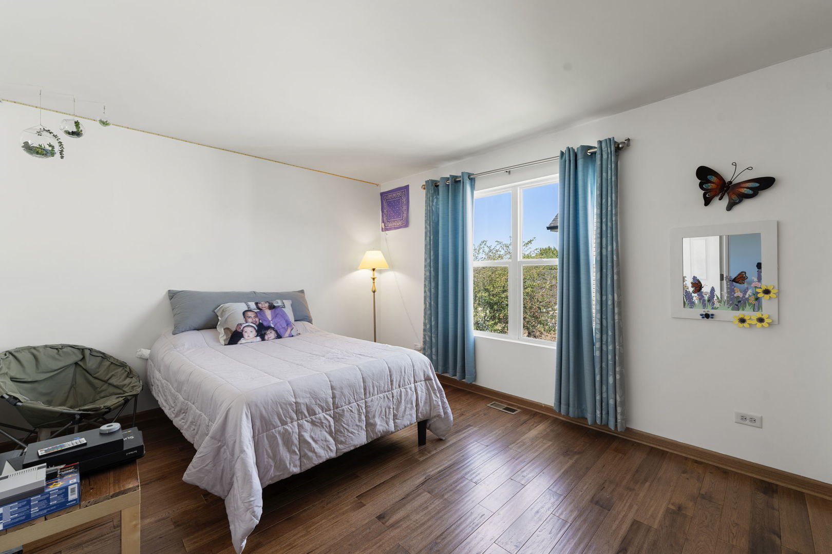 1300 Cambria Drive, Joliet, IL 60431