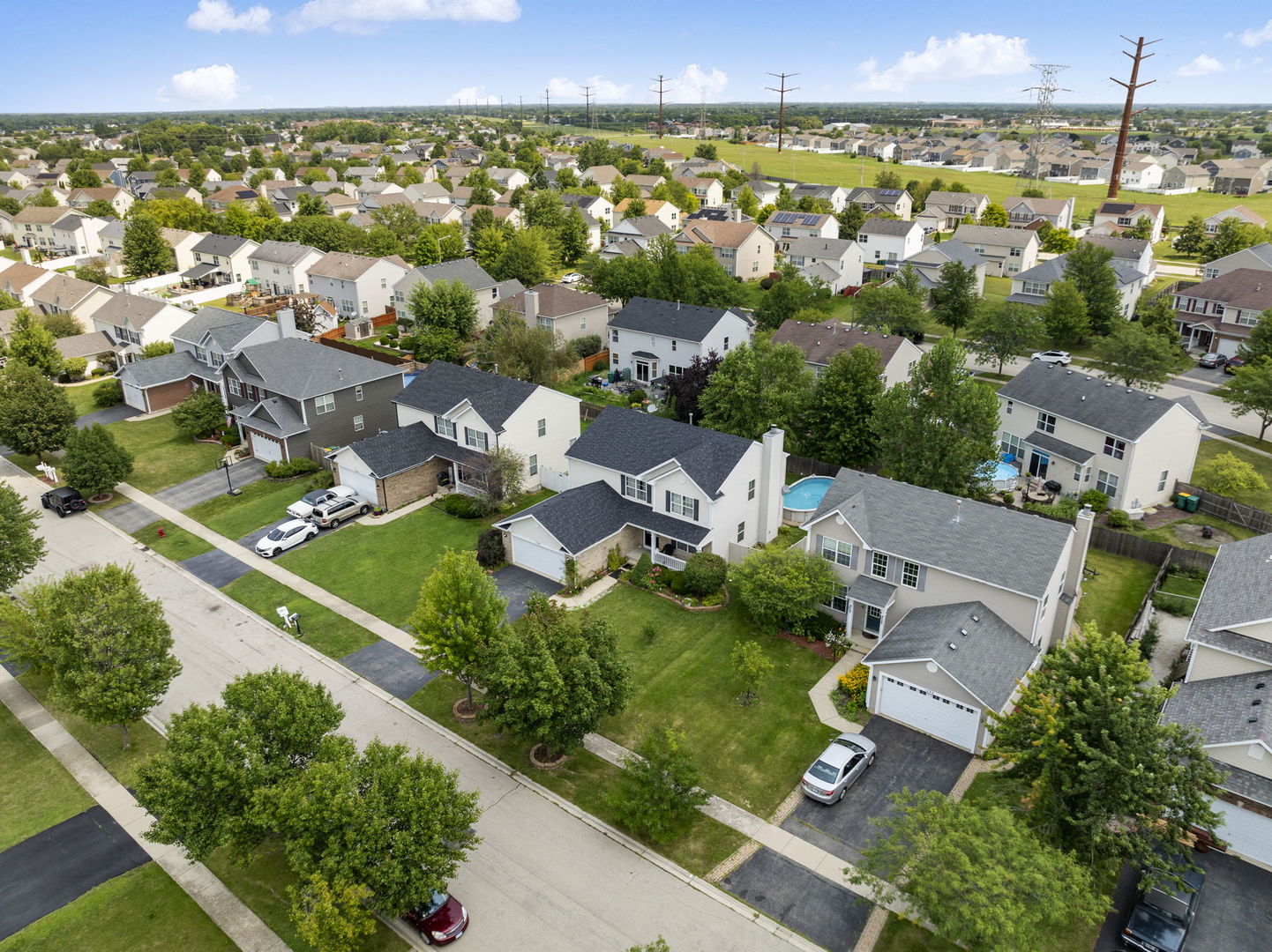 1300 Cambria Drive, Joliet, IL 60431