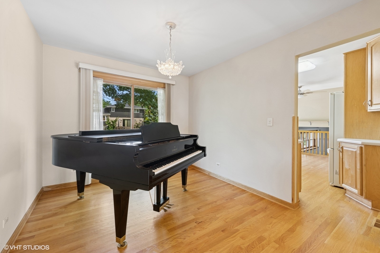 7769 Danbury Drive, Darien, IL 60561