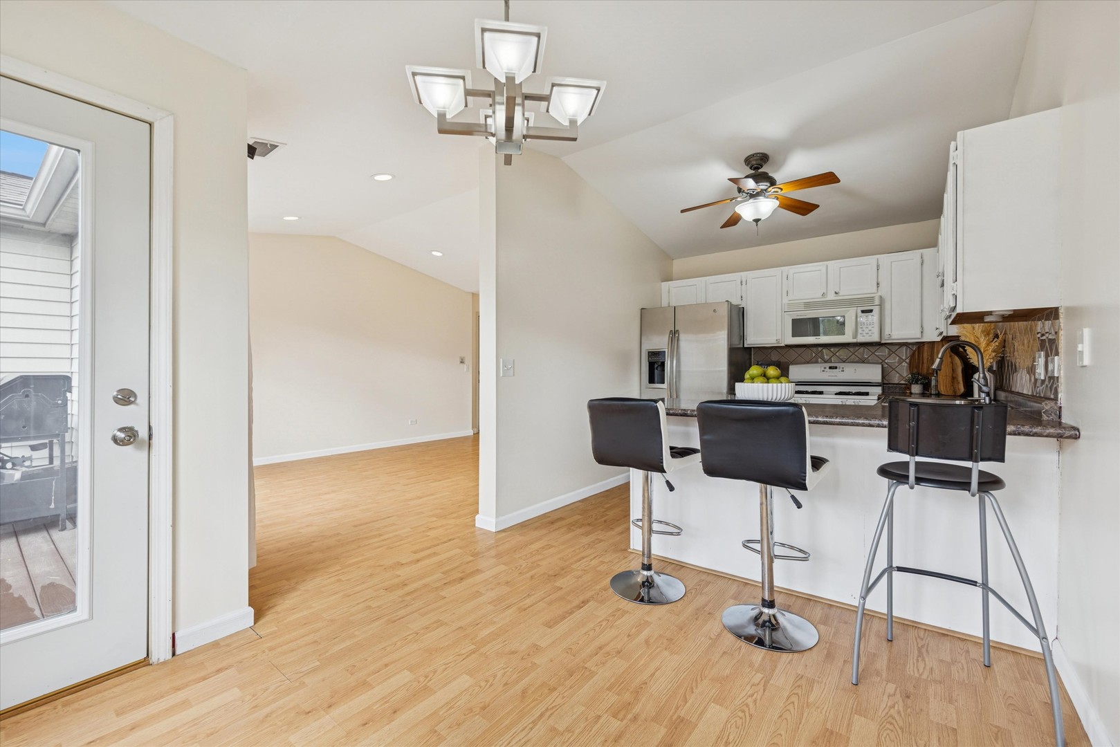 1101 YORKSHIRE Court #C, Elgin, IL 60120