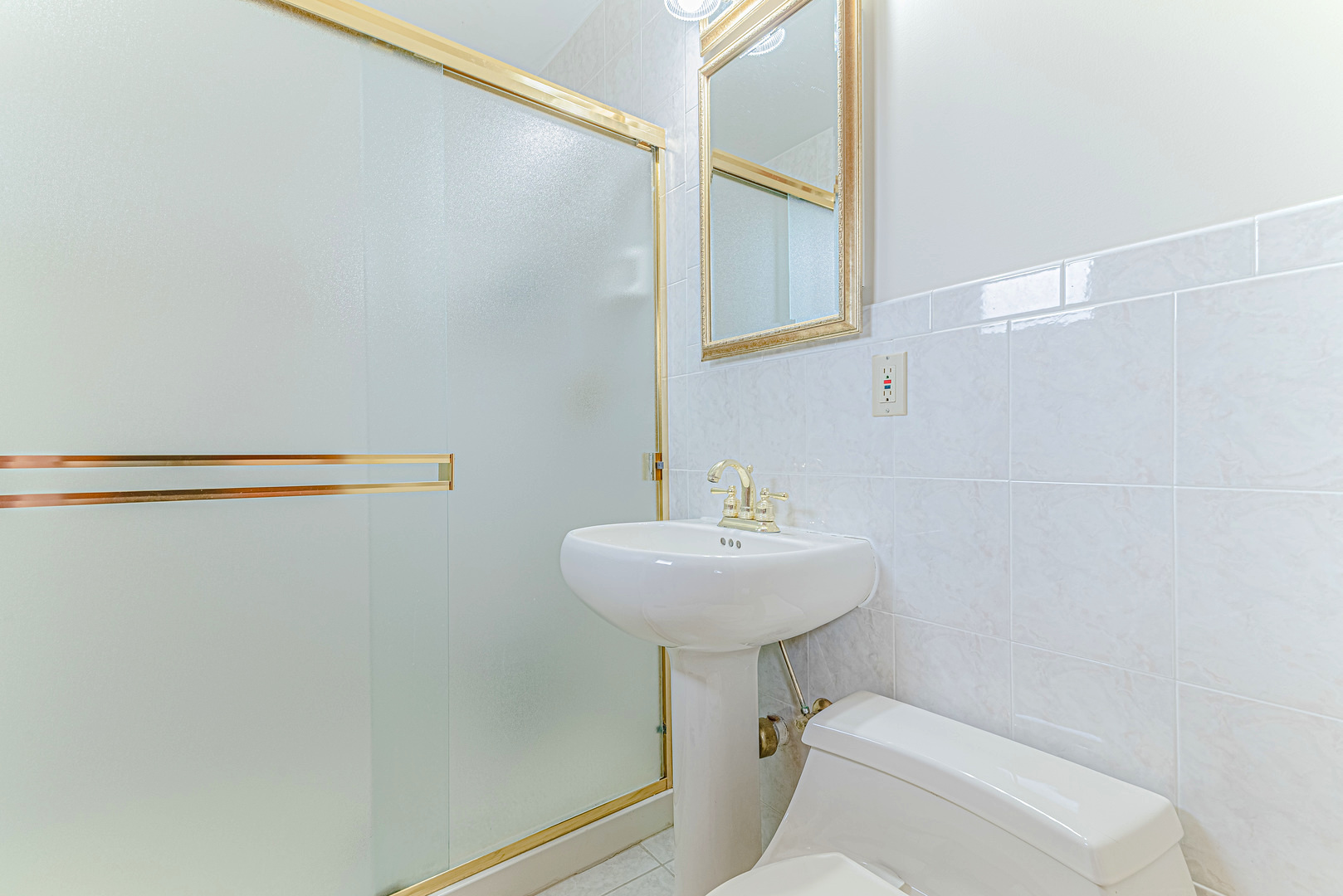 658 Illinois Boulevard, Hoffman Estates, IL 60169