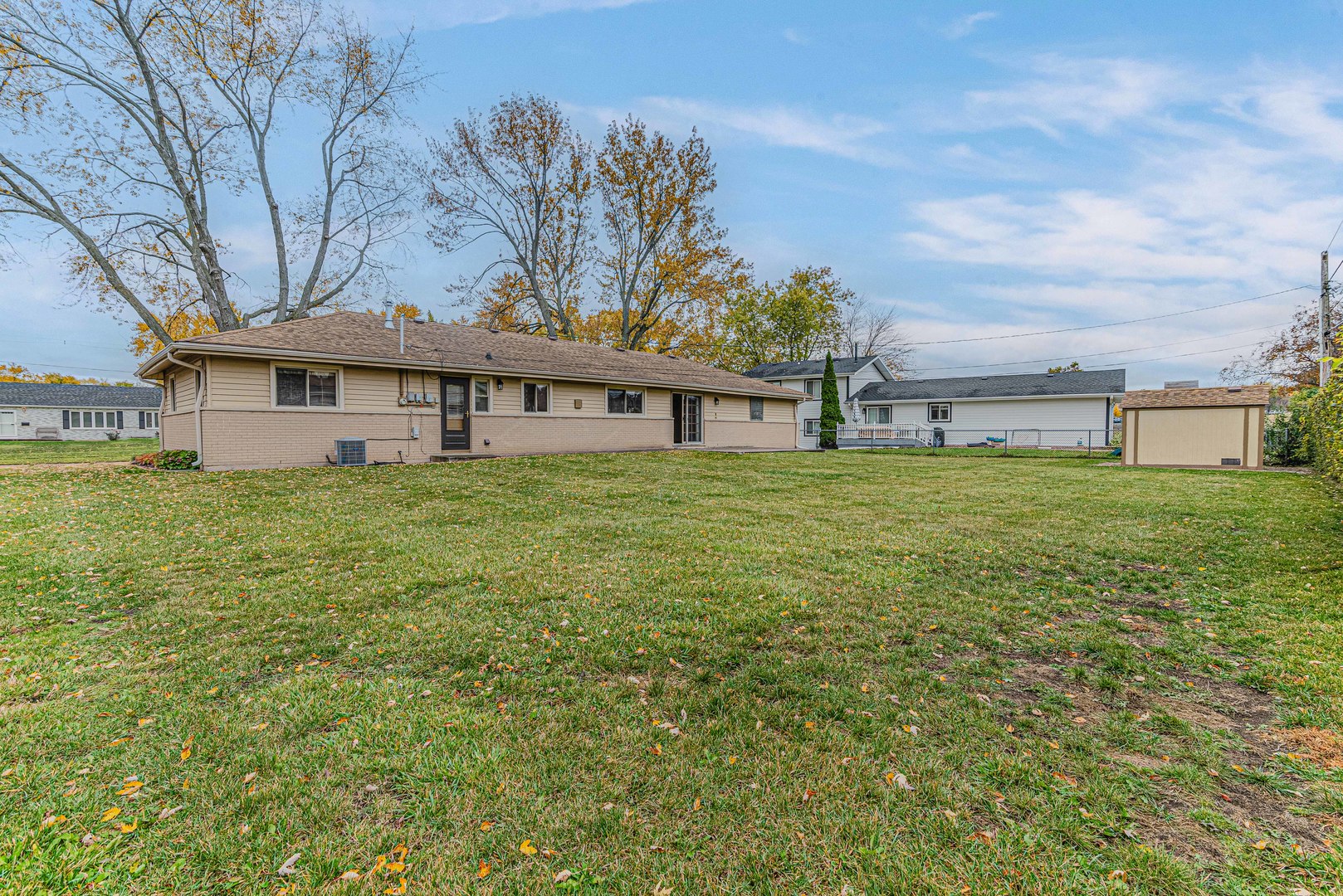 658 Illinois Boulevard, Hoffman Estates, IL 60169