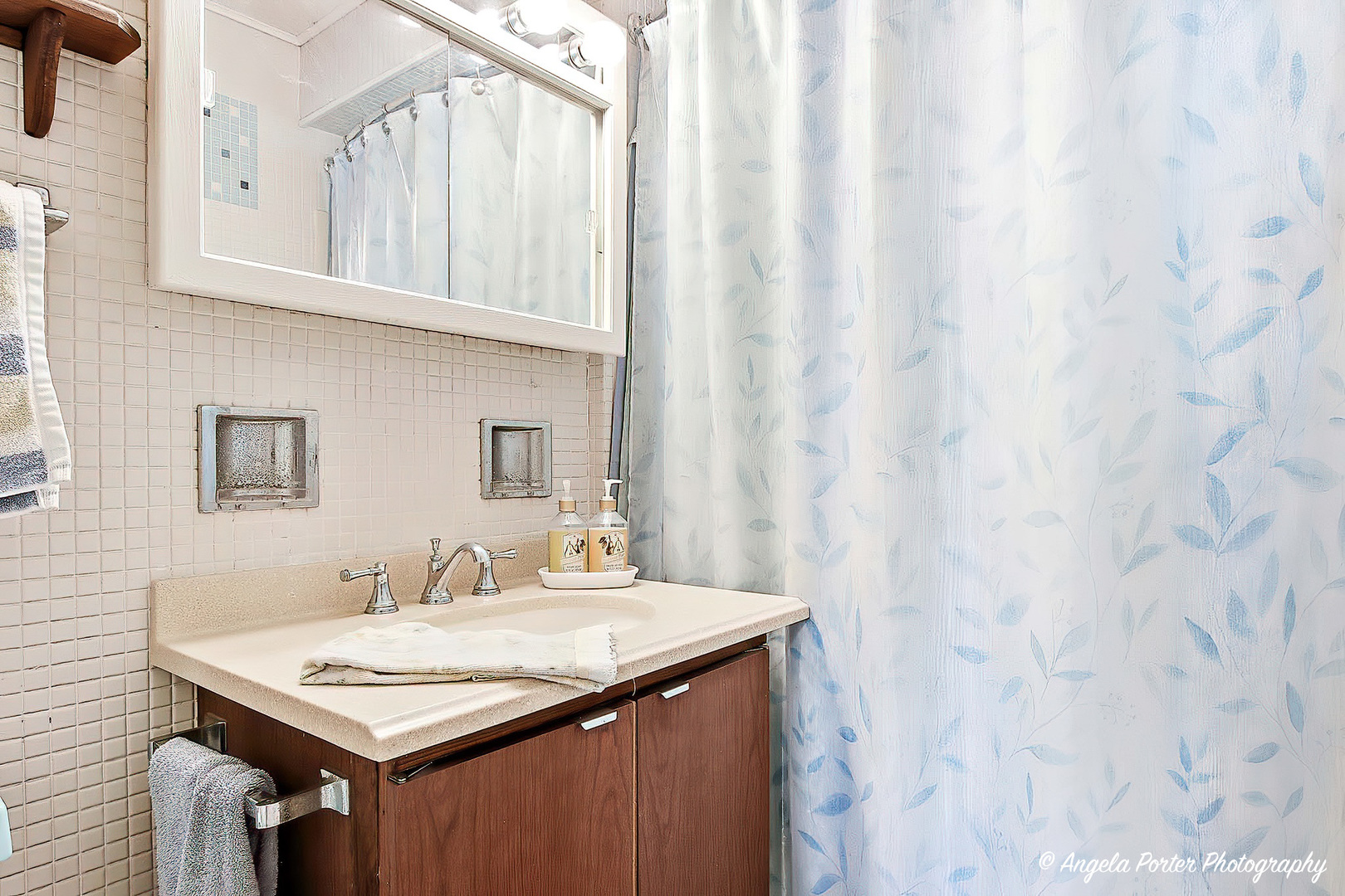 814 N River Road, McHenry, IL 60051