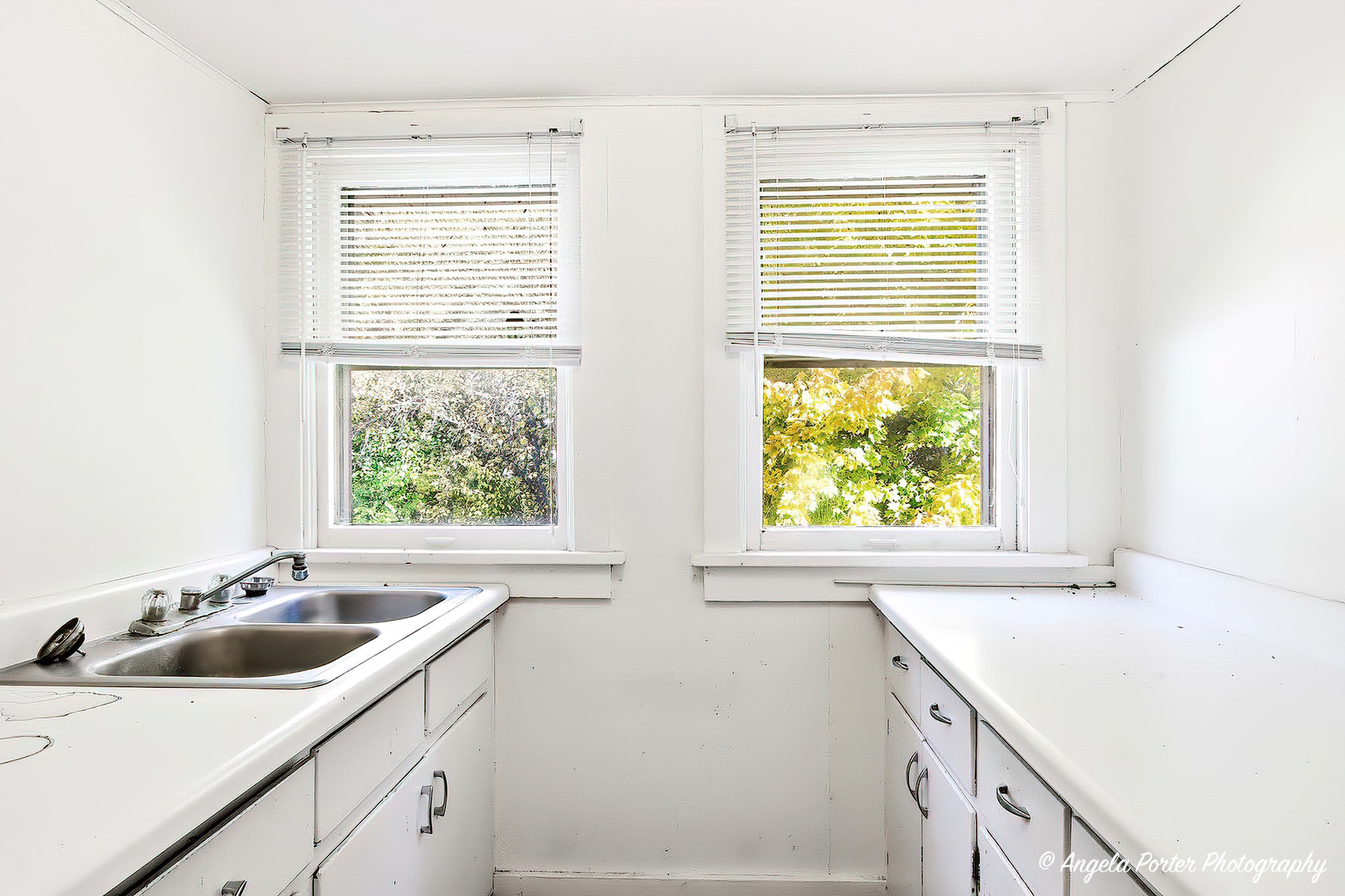 814 N River Road, McHenry, IL 60051