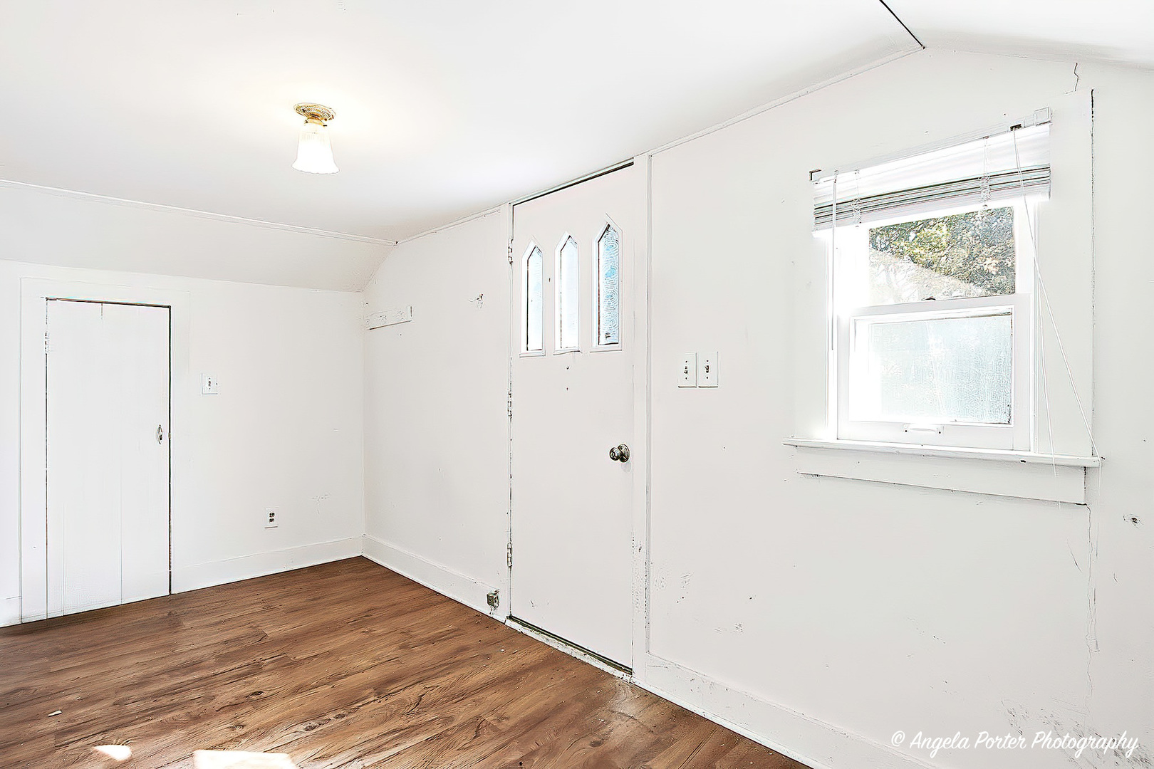 814 N River Road, McHenry, IL 60051