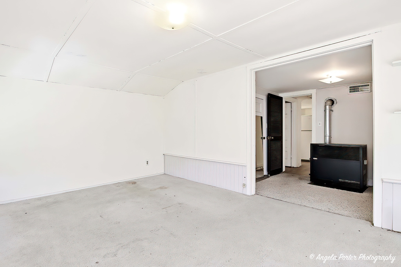 814 N River Road, McHenry, IL 60051