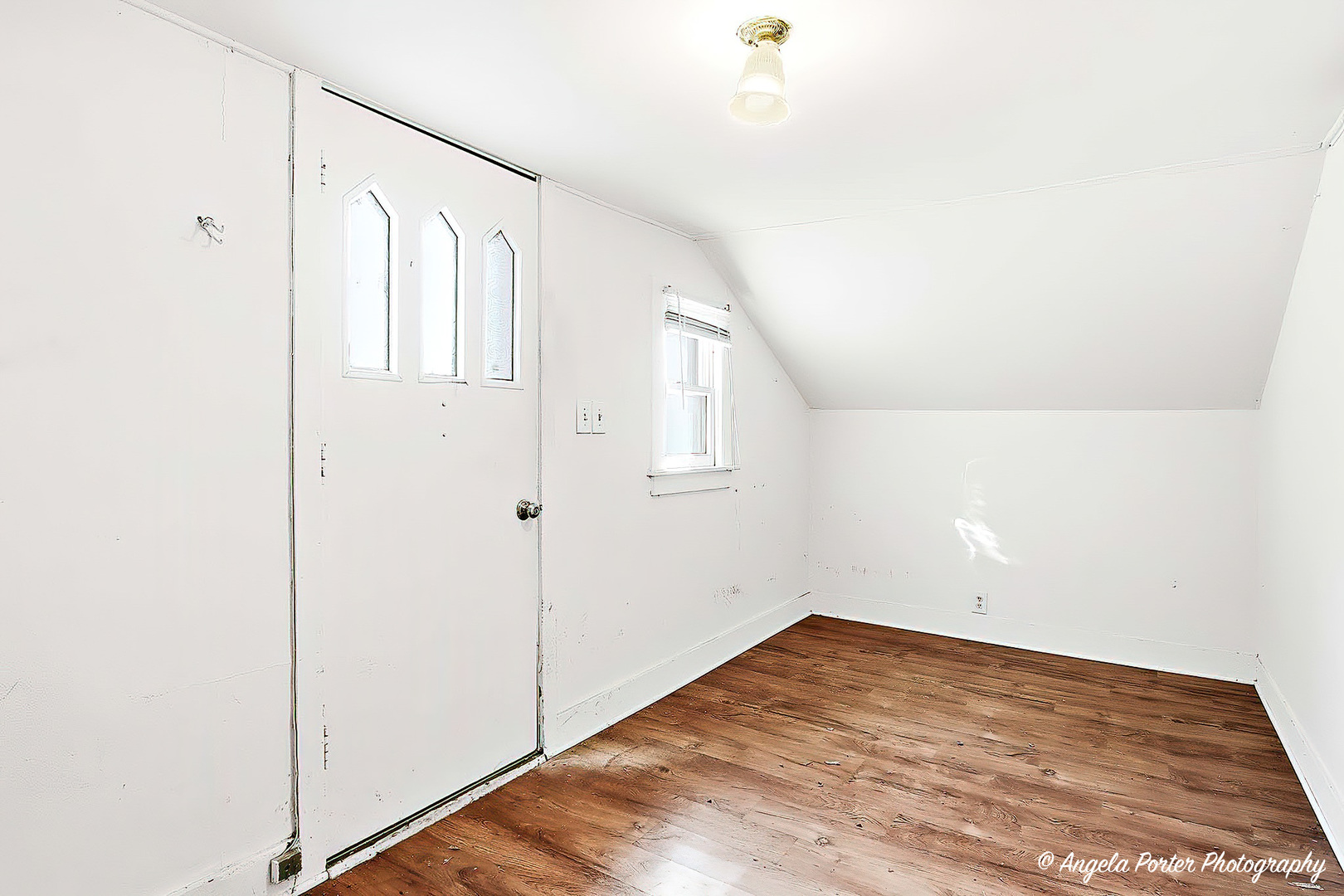 814 N River Road, McHenry, IL 60051