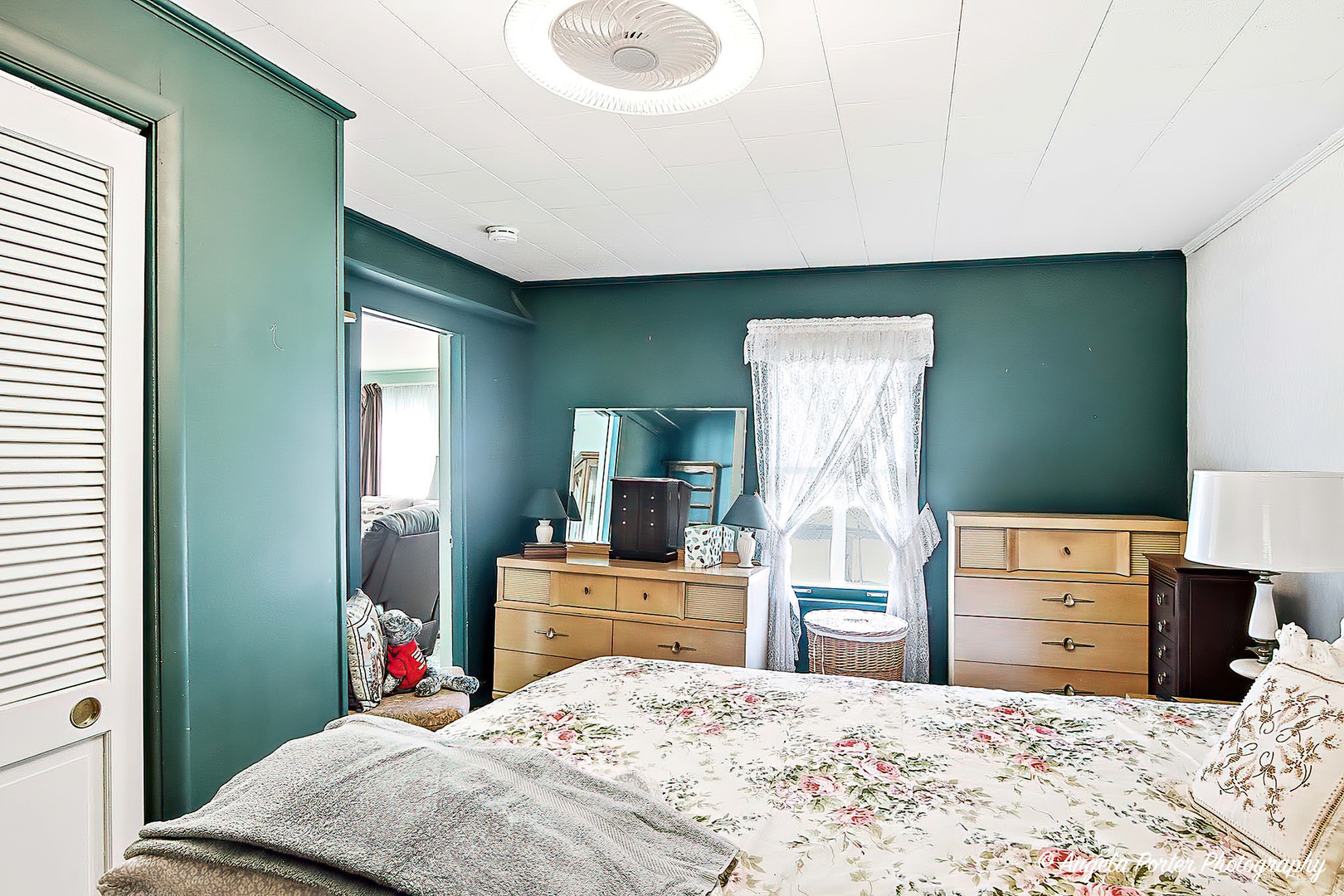 814 N River Road, McHenry, IL 60051