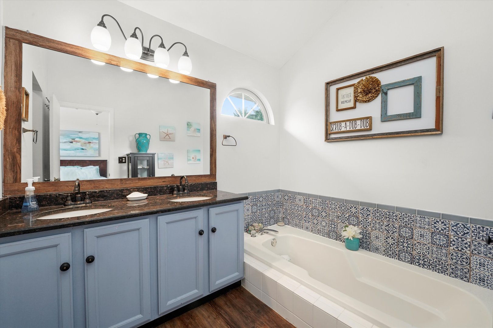 167 Forestview Court, Aurora, IL 60502