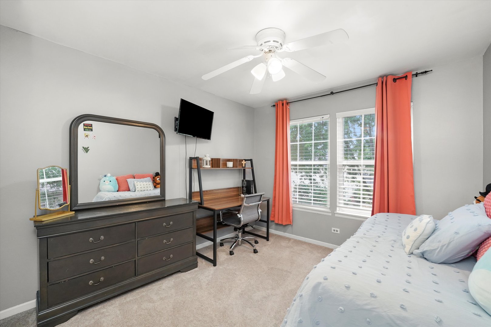 167 Forestview Court, Aurora, IL 60502