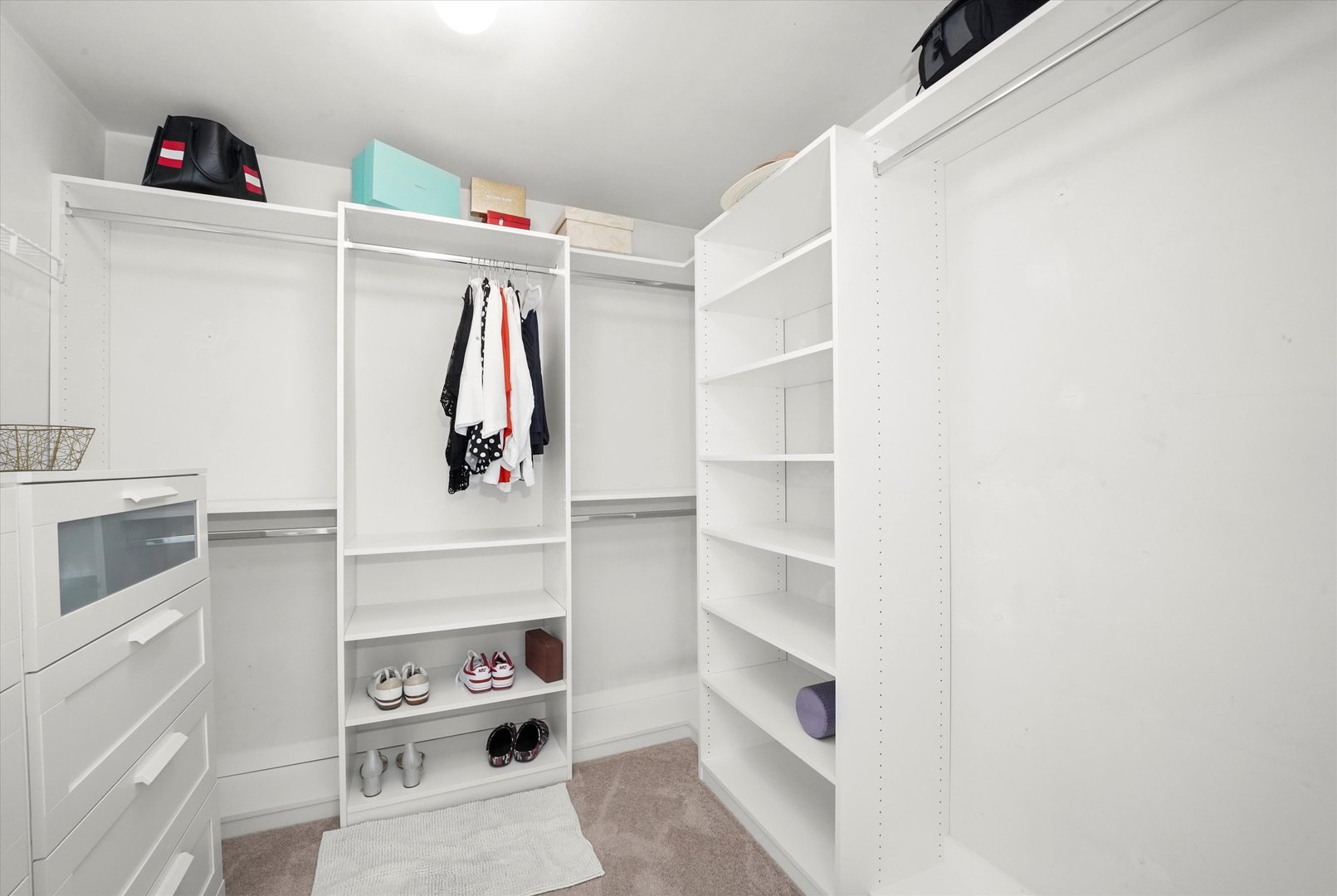 167 Forestview Court, Aurora, IL 60502