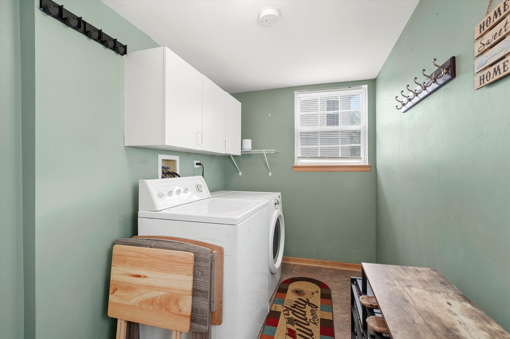 167 Forestview Court, Aurora, IL 60502