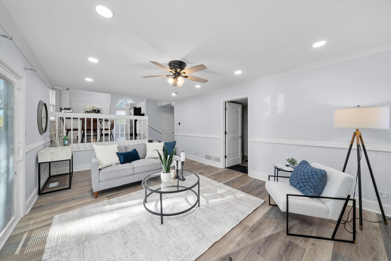 167 Forestview Court, Aurora, IL 60502