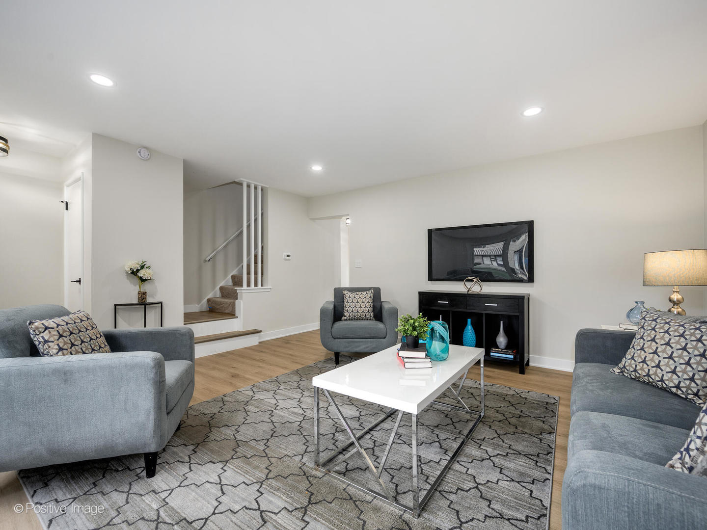 932 N Wheeling Road, Mount Prospect, IL 60056