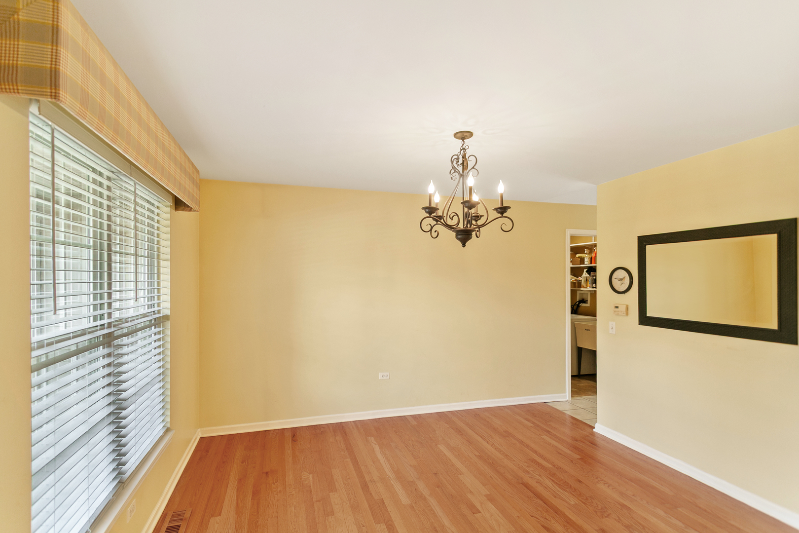 67 Raven Drive, Aurora, IL 60506